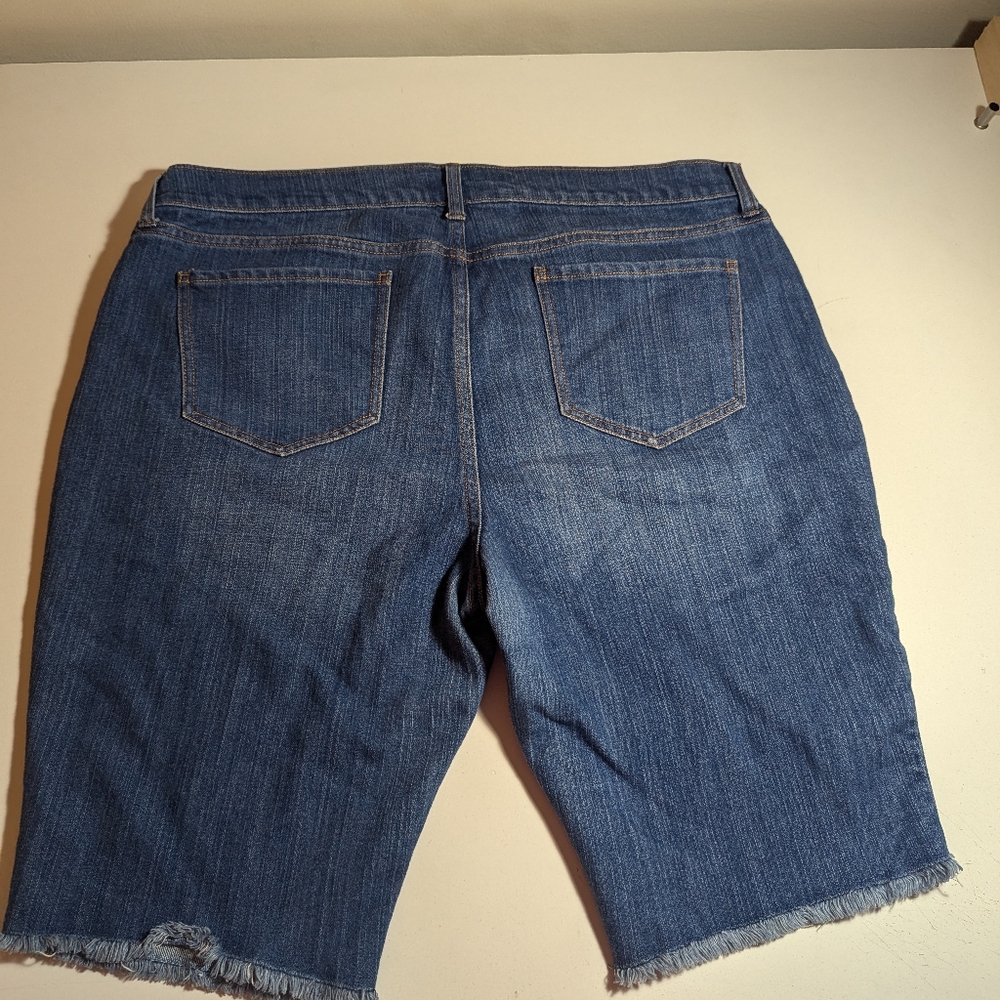 Old Navy Sweetheart Size 16 Bermuda Jean - Picture 7 of 11